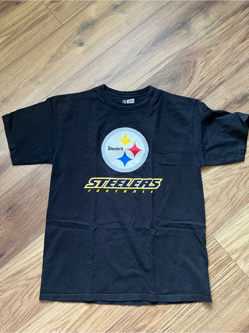 NFL Team Apparel Pittsburgh Steelers Football Black Graphic T-Shirt Men's L